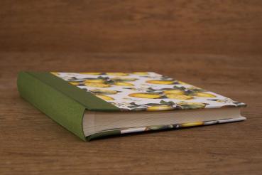 Fotoalbum mit hellen Seiten für Urlaubsfotos